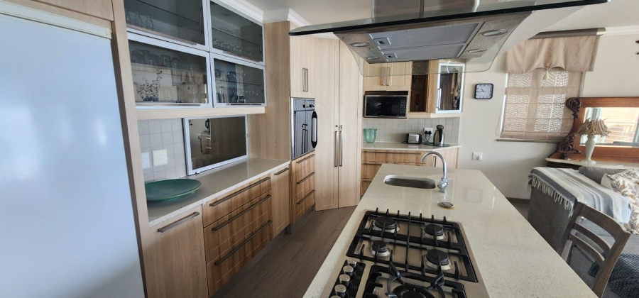 6 Bedroom Property for Sale in Herolds Bay Western Cape